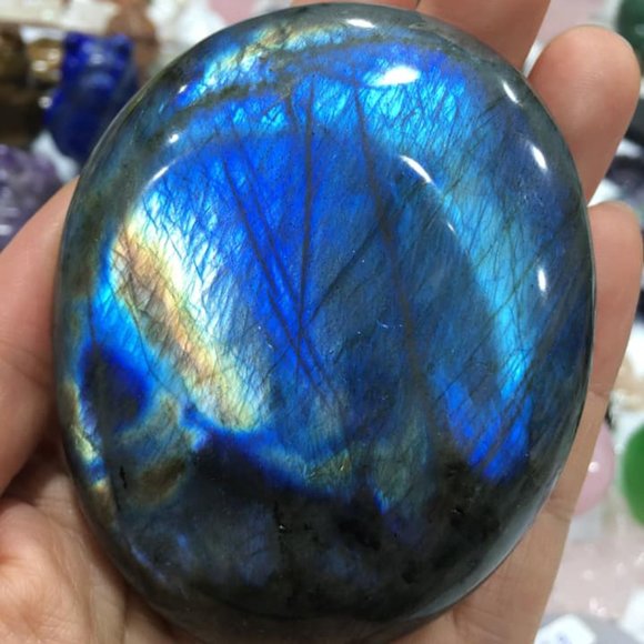 Labradorite Palm - Picture 2 of 3